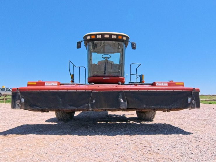 hesston-8550s-image-8