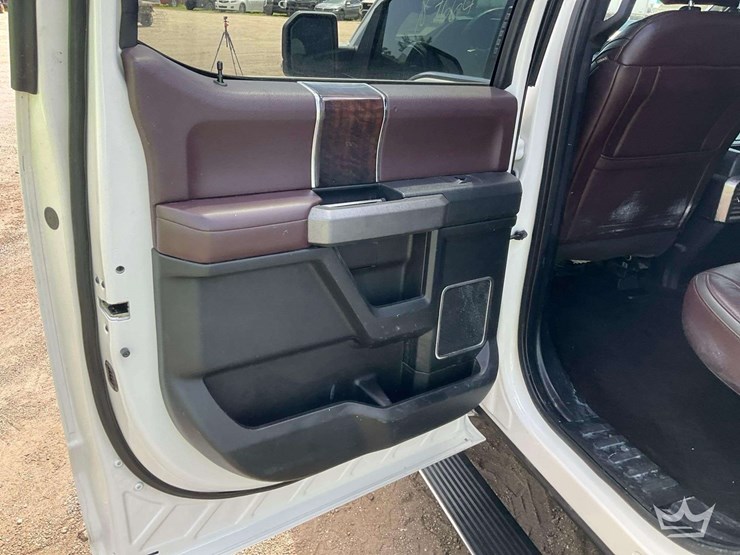 2016-ford-f150-image-18