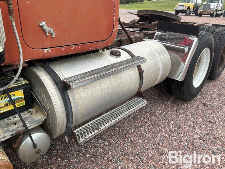 1970-mack-rs700l-image-19