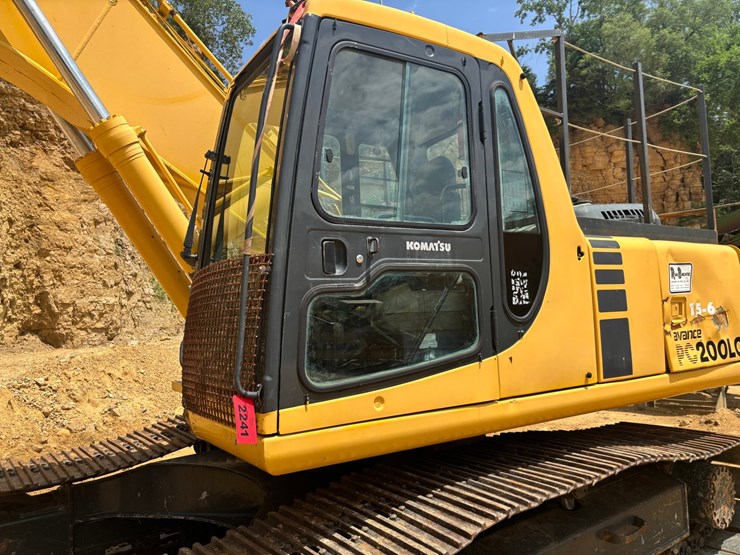 komatsu-pc200-lc-6le-image-7