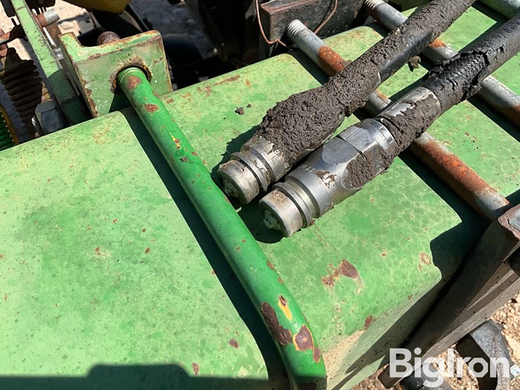 john-deere-7300-image-15