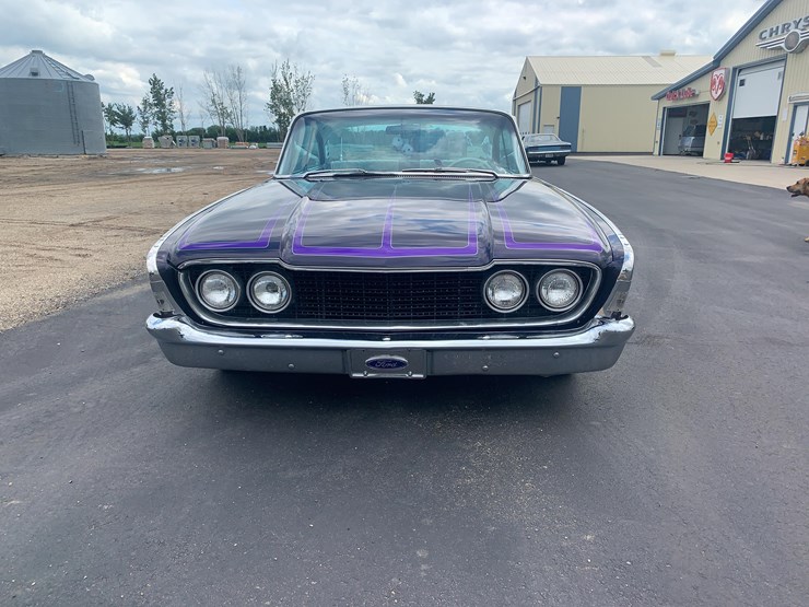 1960-ford-starliner-image-2