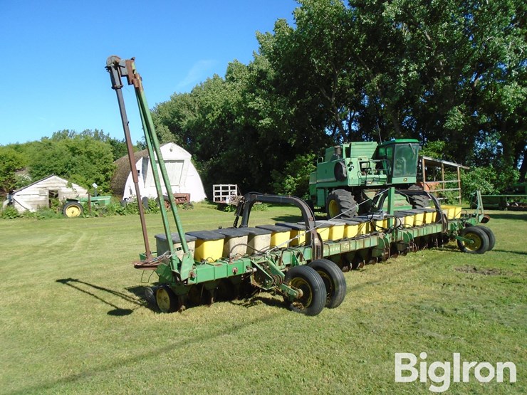 john-deere-7100-image-3