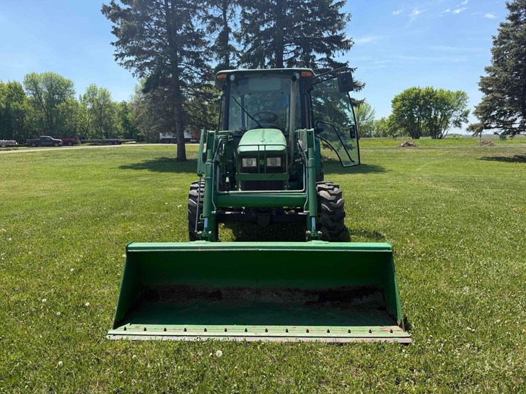 2011-john-deere-5101e-image-9