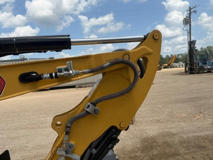 caterpillar-301.8-image-52