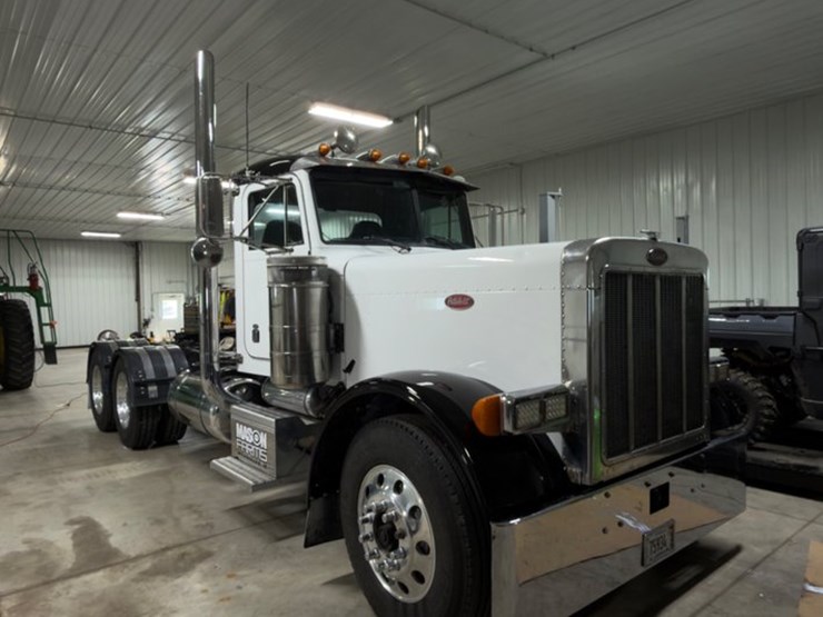 peterbilt-379-image-1