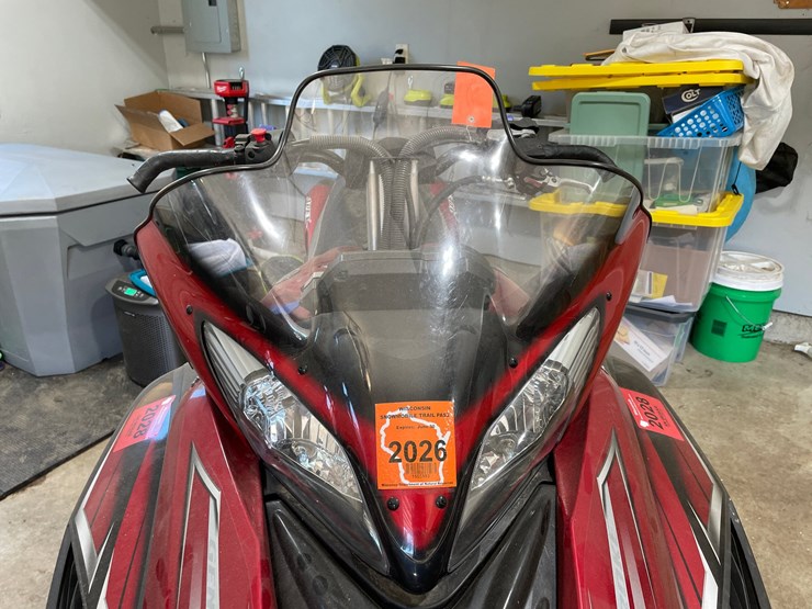 #7106-•-2009-yamaha-apex-snowmobile-(has-registration-card)-image-15