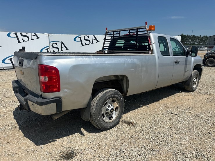 2013-chevrolet-2500-image-5