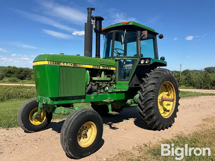 1980-john-deere-4440-image-1