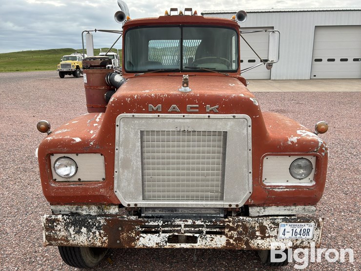 1970-mack-rs700l-image-13