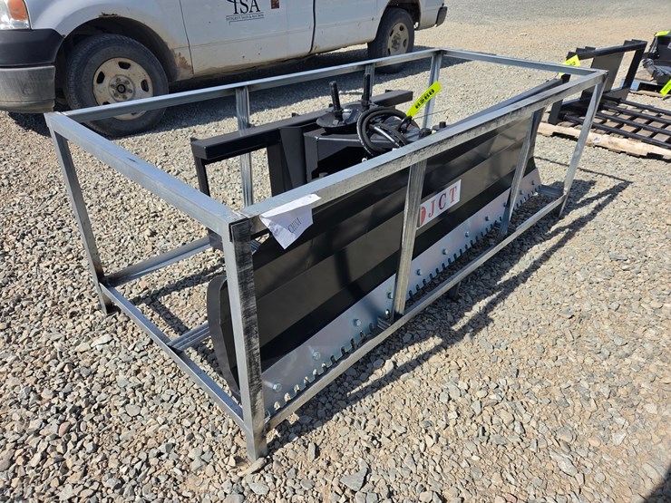 #6840-•-approx.-85"-unused-jct-skid-steer-dozer-blade-attachment-image-4