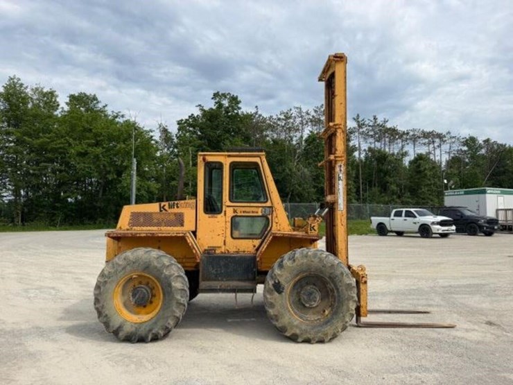 lift-king-4x4-rough-terrain-forklift-image-5