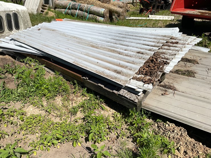 #7119-•-stack-of-metal-roofing-panels-image-4