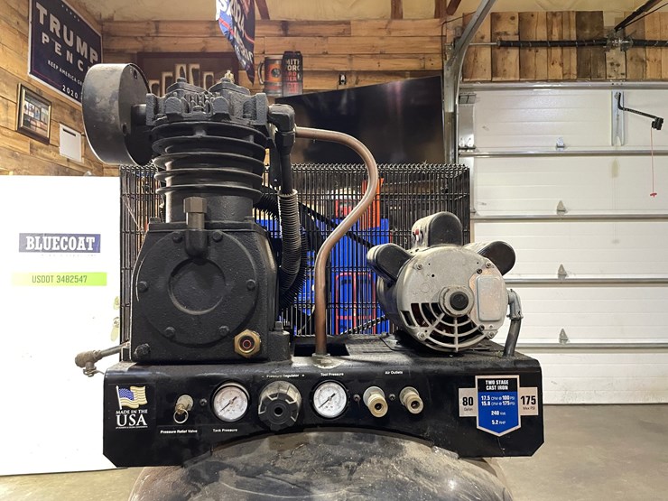 #7109-•-industrial-air-8-gallon-air-compressor-image-7