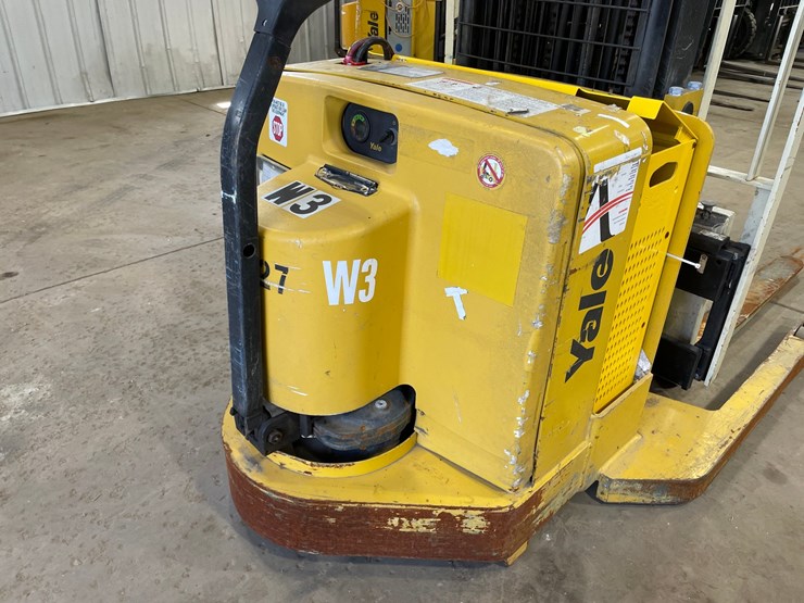 #6063-•-yale-electric-pallet-stacker-image-13