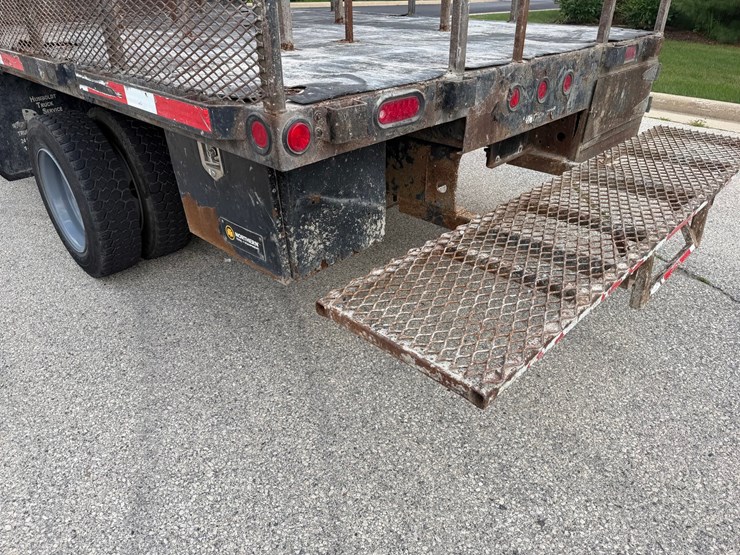 #1487-•-2004-gmc-c4500-flatbed-form-truck-image-19