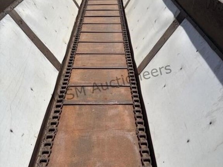 2012-versa-v-bottom-spreader-trailer-image-18