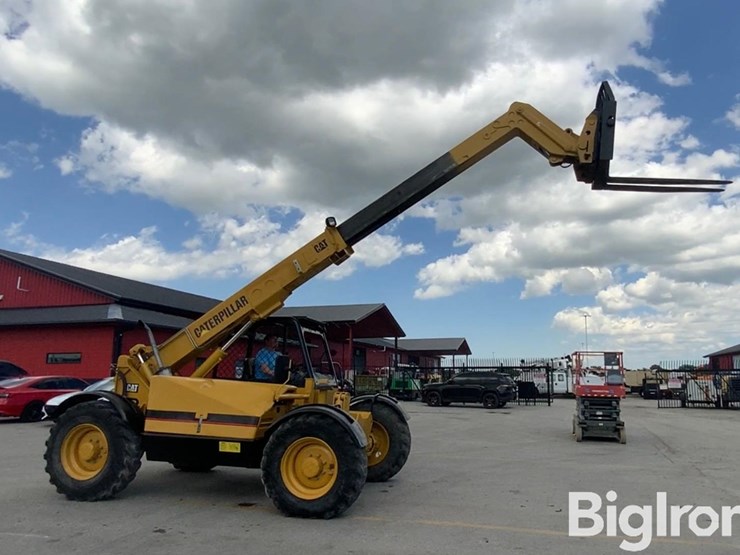 2000-caterpillar-th82-image-10