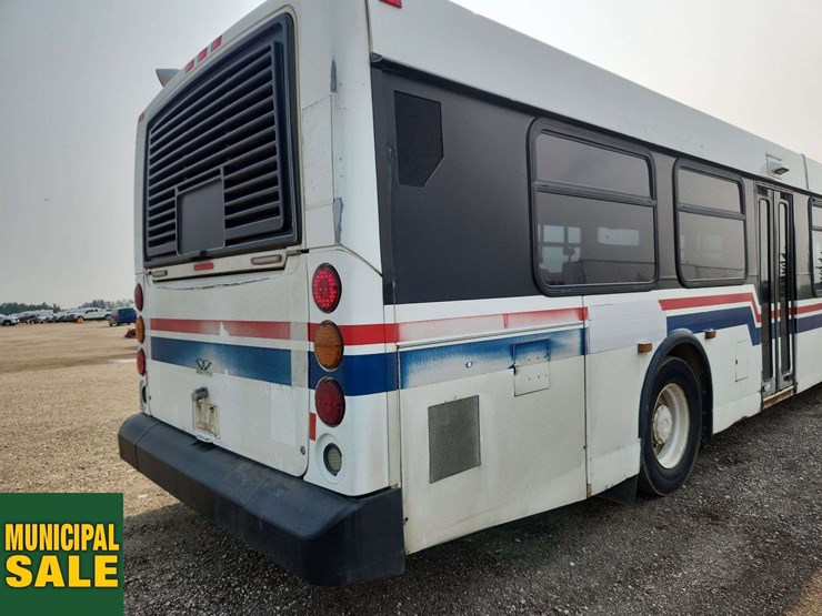 2007-new-flyer-restyled-low-floor-s/a-passenger-wheelchair-accessible-bus-image-39