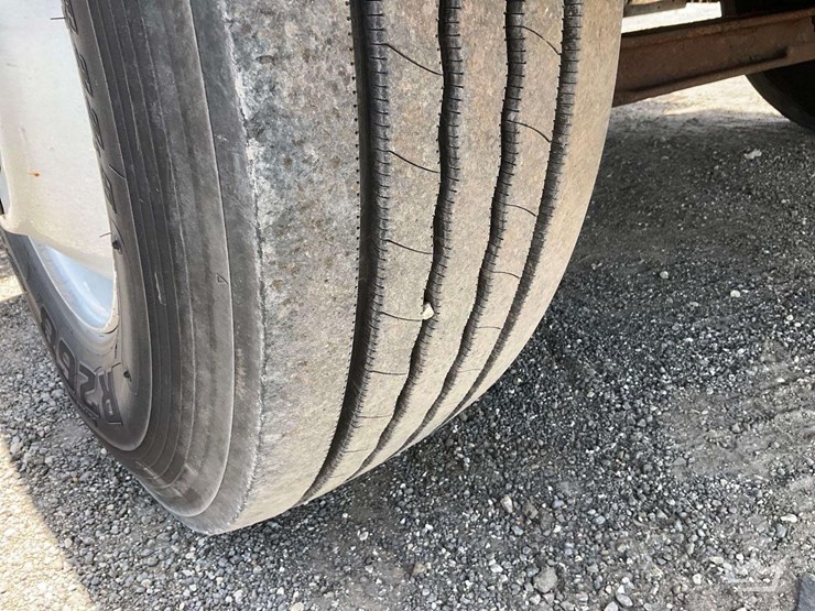 2017-international-durastar-4300-image-35
