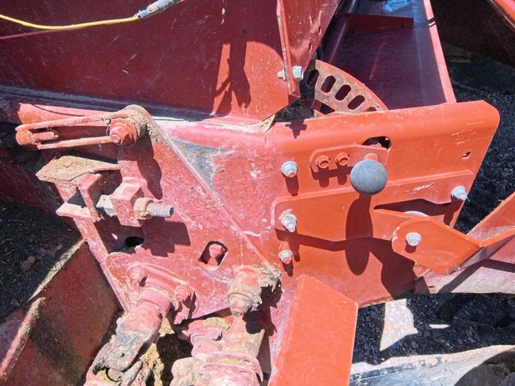 hesston-8550s-image-28