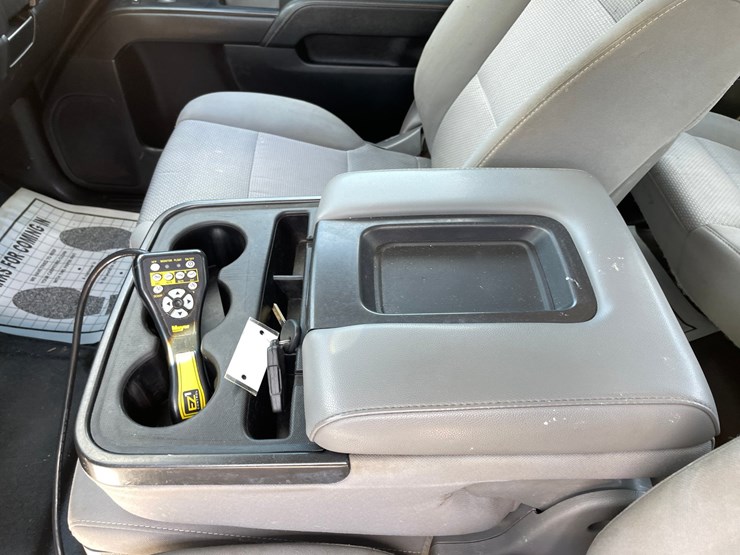 2015-chevrolet-2500-image-24