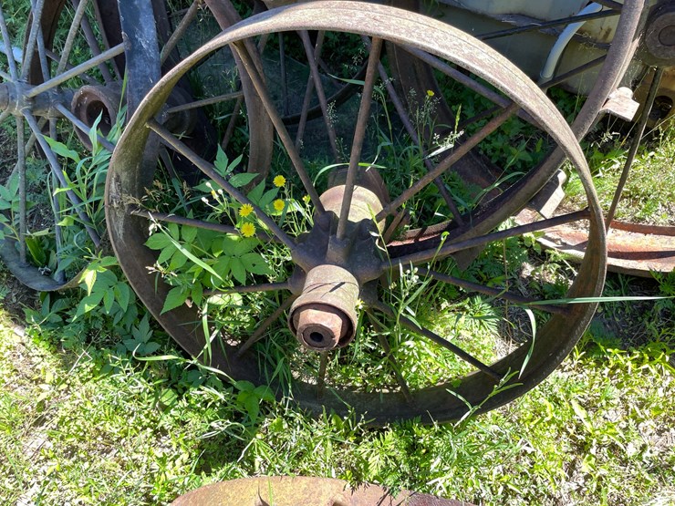 #7142-•-variety-of-vintage-steel-wheels-image-1