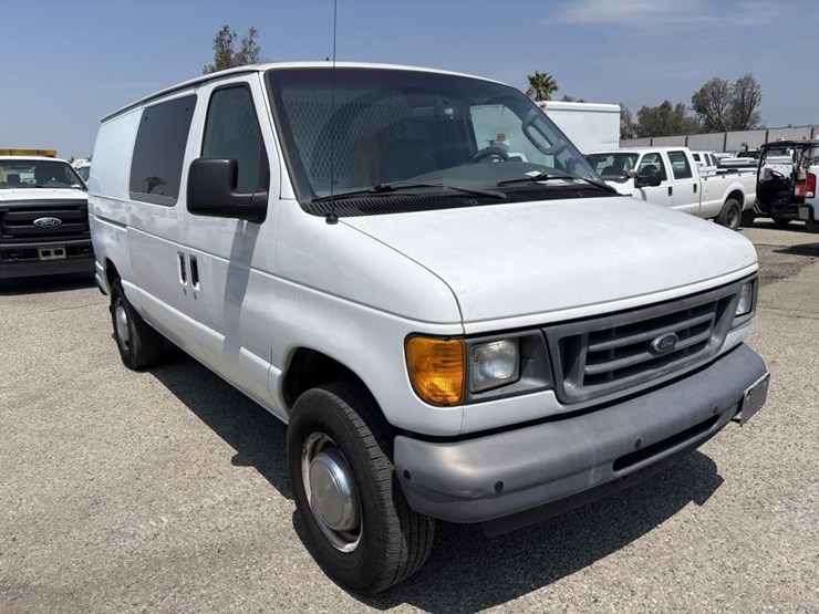 2006-ford-e350-image-2