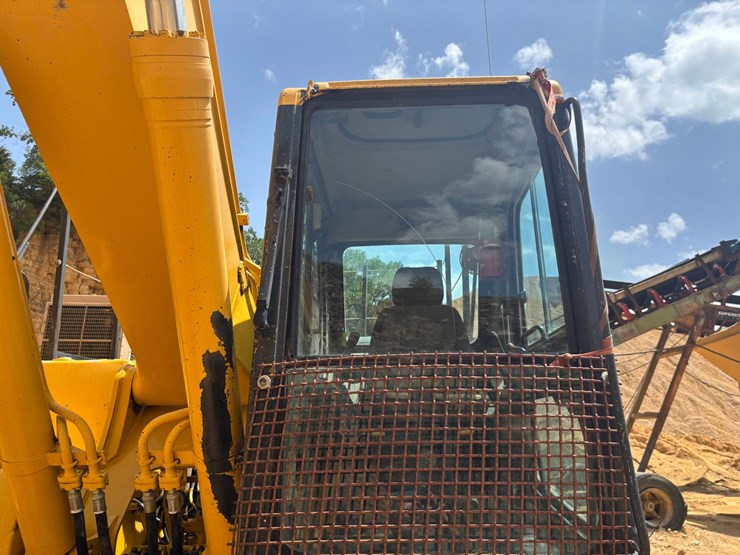 komatsu-pc200-lc-6le-image-22