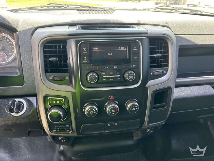 2020-ram-1500-classic-image-13