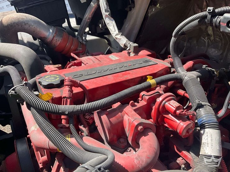 2019-international-durastar-4300-image-8