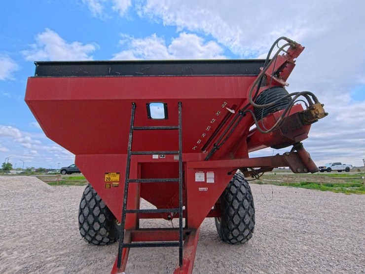 united-farm-tools-760-image-11