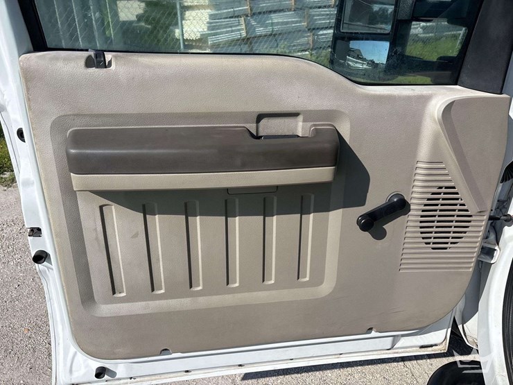 2008-ford-f550-image-16