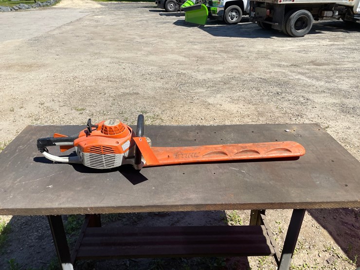 #7187-•-stihl-hs-46-c-hedge-trimmer-image-2