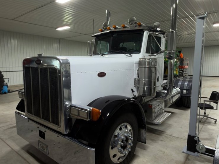 peterbilt-379-image-2