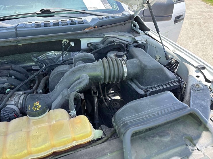 2017-ford-f150-image-16