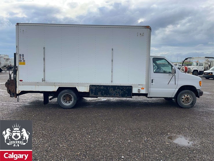 2002-ford-e-series-s/a-service-truck-image-6