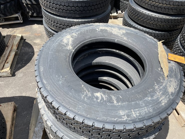 #6520-•-set-of-(4)-semi-tires-image-5
