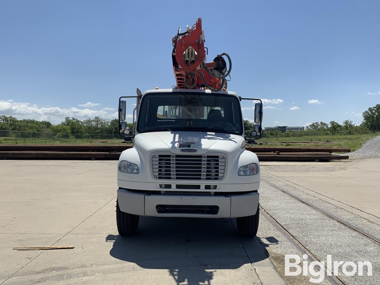 2012-freightliner-m2-106-image-2