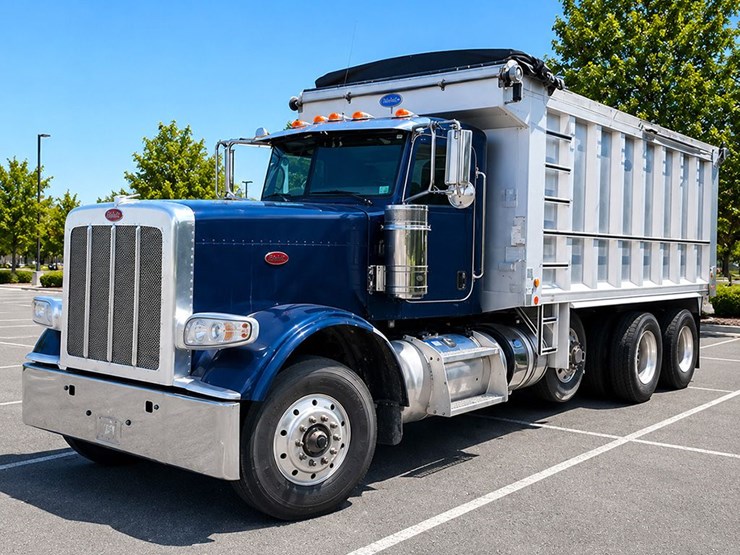 2020-peterbilt-389-image-1