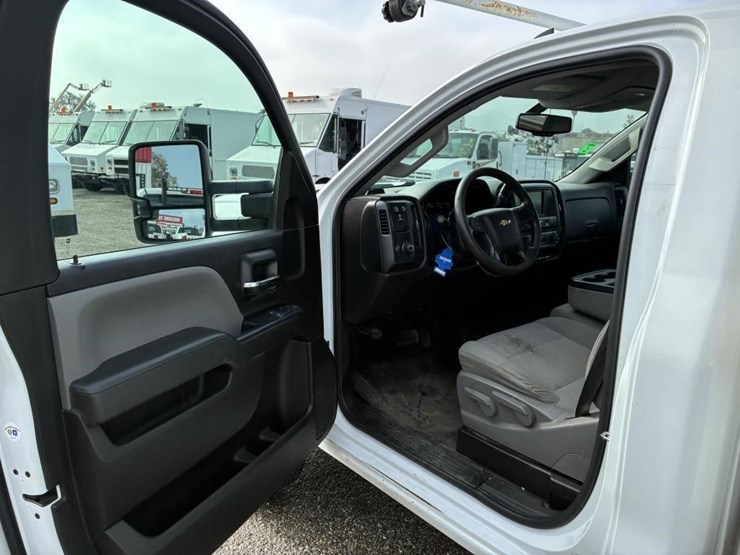 2018-chevrolet-2500hd-image-10