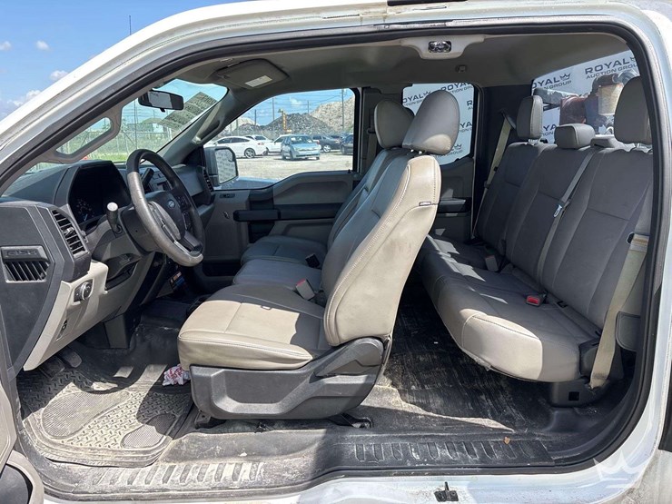 2017-ford-f150-image-17