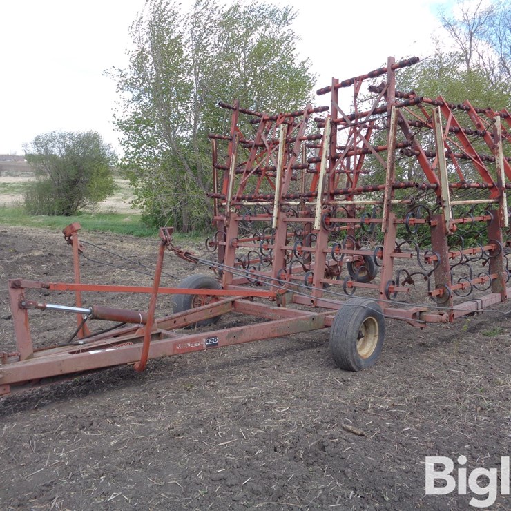 Melroe 453 36' Multi-Weeder