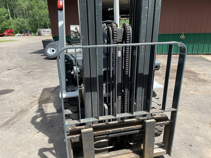 #6067-•-2019-5000lb-unicarriers-lp-forklift---low-hours!-image-11