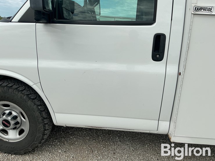 2017-utility-van-image-14