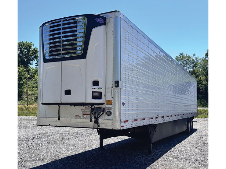 2025-utility-3000r-image-1