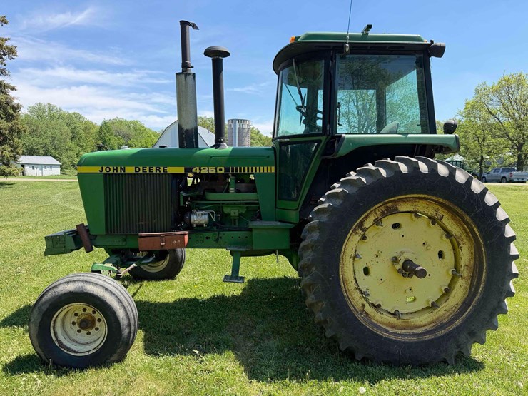 1984-john-deere-4250-image-2
