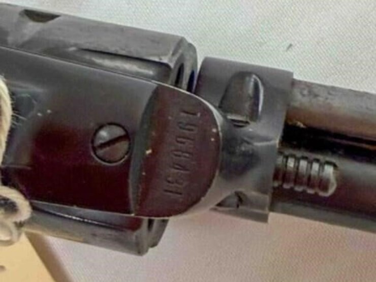 colt-revolver-image-16