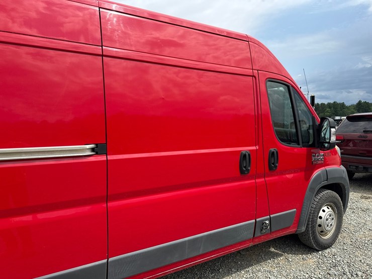 2015-dodge-ram-van-image-73