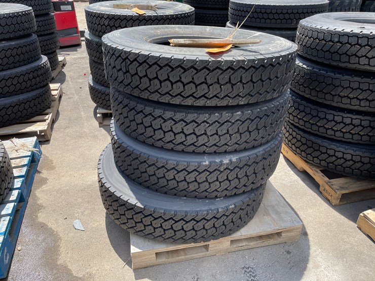 #6519-•-set-of-(4)-semi-tires-image-1